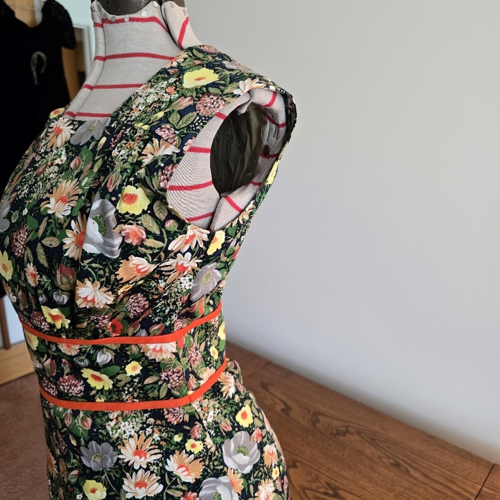 1970s Vintage Tailor Made Floral Print Jacket & Dress with Orange Accents​​ - Picture 10 of 12